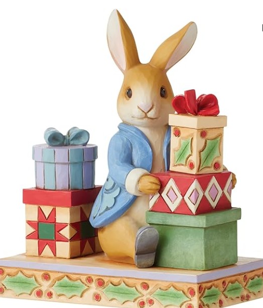 Peter Rabbit met kerst cadeau's, gemaakt door de Kunstenaar Jim Shore.